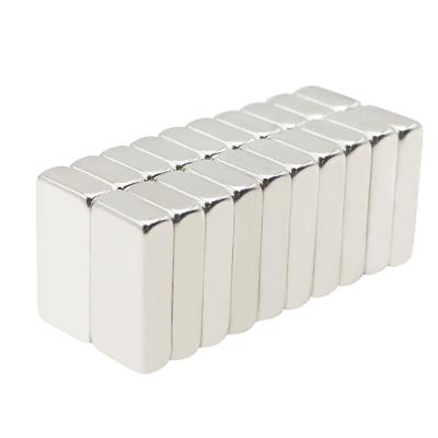 China Industrial Super Strong N52 Rectangle Neodymium Magnet for sale