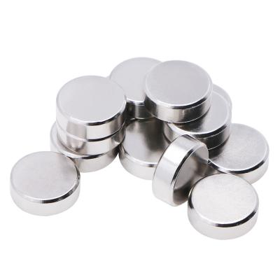 China Factory Directly Sales Large Industrial Round Magnets for sale