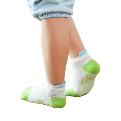 China Children's Open Toe Boy Five Toe Slit Color Cotton Socks Girl Support Customization Breathable Single Running Compression Socks for sale