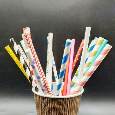 China Disposable Striped Chevron Paper Straws For Hot Drinks 100% Eco-friendly Paper Straws for sale