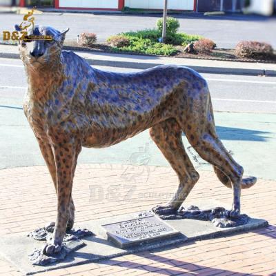 China Life size bronze cheetah cheetah statue of Europe art of foundry of outdoor home craft decoration metal bronze for sale