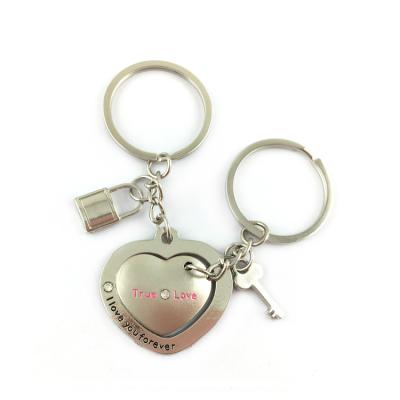 China Hot Selling Fashion Couples Key Chain Heart Shaped Valentine Gifts for sale