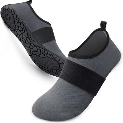 China Summer Beach Anti-Swim Flat Outdoor Aqua Water Shoes Walking Diving Socks Unisex Adult Anti-skid Skid Socks for sale