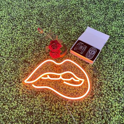 China Easy Installation Dropshipping Lip Tongue Neon Sign Led Neon Lamp Decoration For Home Decoration for sale