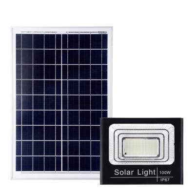 China HIGHWAY 100W 15000mAh IP67 Die Cast Aluminum Daylight Sensor Led Solar Flood Light for sale