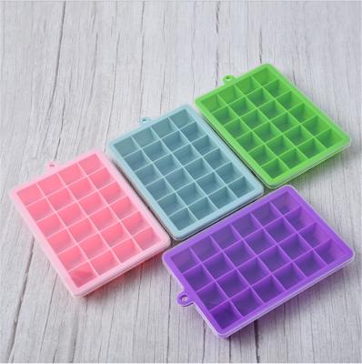 China Food-Grade Sustainable Silicone Ice Tray Ice Box Ice Grid With Cover Silica Gel Mold Large Capacity Auxiliary Box Eight-hole for sale