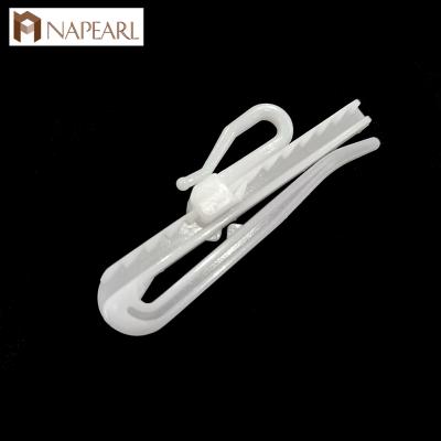 China Plastic Barrier Hooks Home White Curtain Hook Curtain Decoration Hooks Barrier Hooks Home Accessories for sale