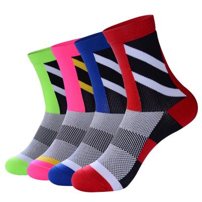 China Sustainable Custom Nylon Compression Coolmax LEO Manufacturer Cycling Socks for sale