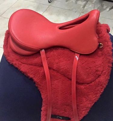 China Western Carbon Fiber Supper Saddle Customized Lightweight Horse Saddle Seat for sale