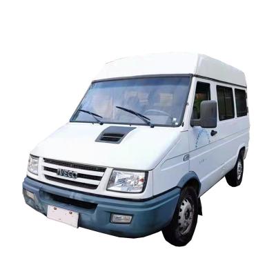 China The Iveco yellow card 10 seats used van left the standard rudder < 4L for sale