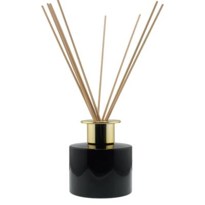 China Luxury Empty Reed Diffuser Glass Bottle Covers Packaging With Top New Design Style for sale