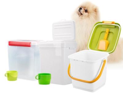 China Cubo plástico del cuadrado de la categoría alimenticia 20 litros con la tapa, envase de plástico de la comida de perro, cubo plástico Pail Easi de la perro-comida de PP/PE en venta