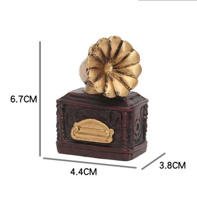 China Retro Nostalgic Creative Home Resin Eco-friendly Mini Desktop Small Decoration Ornaments for sale