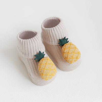 China Hot-selling high quality hot low MOQ anti slip baby socks natural warm baby socks anti slip for sale