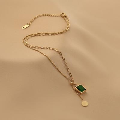 China FASHIONABLE Latest Design Niche Green Women's Light Luxury Pendant Stainless Steel Necklace Does Not Fade Retro Fashion Clavicle Chain for sale