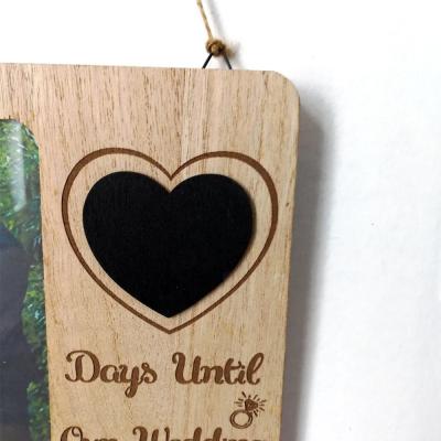 China Wholesale and retail rural generous wooden small picture frame wedding decoration style small picture frame, delicate and simple for sale