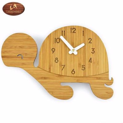 China Quality Wooden Decorative Round Quartz Shandong Wall Clock Battery Operated Wall Clocks for sale