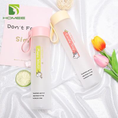 China Sustainable Plastic Water Bottle Summer Cool Water Bottle With Lid Fitness Water Bottle for sale