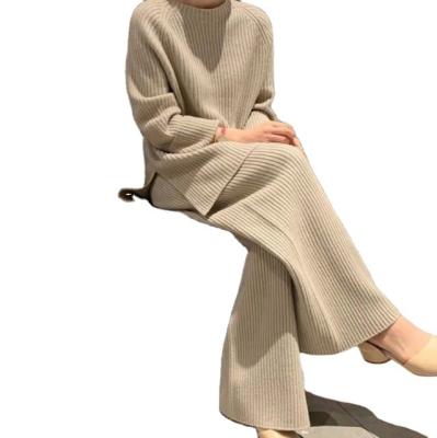 China Anti-wrinkle Winter Cotton Polyester Knit Sweater 2 Piece Set Striped Women Knit Sweater Two Piece Set for sale