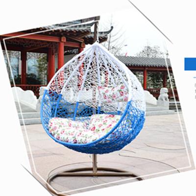 China 2018 Super Comfortable Wholesale Hot Outdoor Low Rattan Egg Hanging Chair Guards With Steel Frame for sale