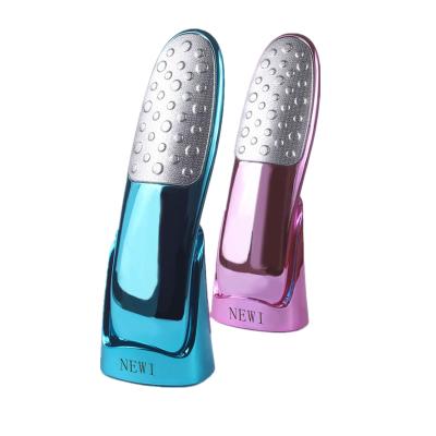 China Remove Dead Skin Double Sided Foot Scraper With Scrubber Like Foot Mirror With Durable And Easy To Use Support Pedicure Foot File Callus Remover for sale