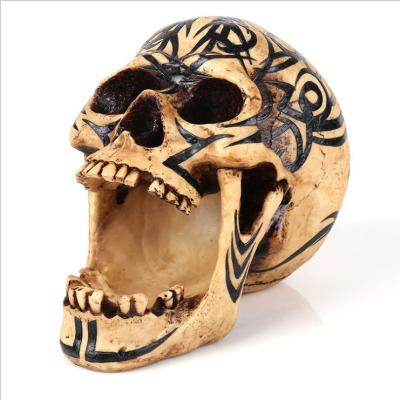 China Europe OEM Halloween Gift Ghost Resin Human Skull Model Human Skeleton Head Bar Display Skull Statue for sale