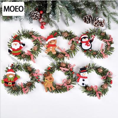 China Christmas And Wedding Decoration Artificial Christmas Wreath For Door Christmas Tree Ornaments Decorative Hangings for sale