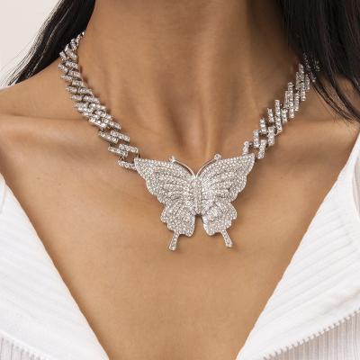 China Retro Vintage Fashion Jewelry Alloy Cuban Link Butterfly Necklace Micro-studded Large Chain Pendant for sale