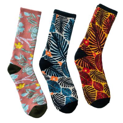 China High quality custom made socks color simple design hot sale logo socks breathable for men's and women's sports and leisure socks for sale