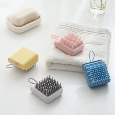 China Viable New Arrival Dog Cleaning Brush Pet Bath Brush Tool Portable Small Dog Cat Grooming Massage Comb for sale