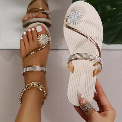 China Fashion trend Fashion Bling Sliver Rhinestone Women Flip-flops Slippers Summer Beach Sandals Female Girls Flat Sandals For Ladies And Women for sale