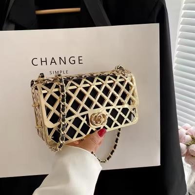 China High Quallity 2023 New Personalized Design Metal Cage Women Clutch Bag Small Hollow Out Box Bag Fashion Chain Women Shoulder Crossbody Bag for sale