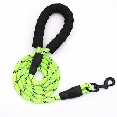 China Sustainable Amazon's New Product Dog Take Out Round Rope Nylon Green Pull Rope Pet Supplies for sale