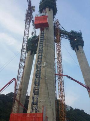 China Geneigtes Baumaterial-anhebendes Hebemaschinen-Selbstlandungs-System 33m/Min 2000KG zu verkaufen