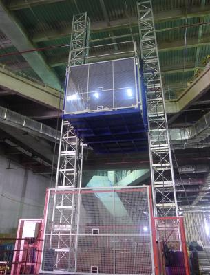 China Doppelmast-Waren 30m/Min Building Site Hoist Lift im Lager zu verkaufen