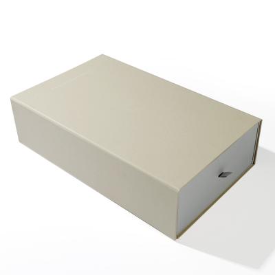 China Factory Handmade Custom Luxury Paper Magnet Gift Box Foldable Foldable Garment Apparel Clothing Packaging Box for sale