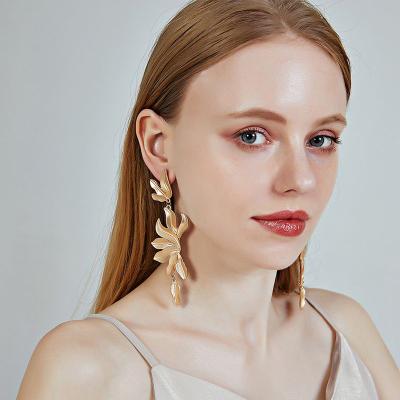 China New TRENDY earrings S925 Sterling Silver Ear Pin Long exaggerated leaf earrings wholesale Olive Leaves Stud Gold Filled circle earrings for sale