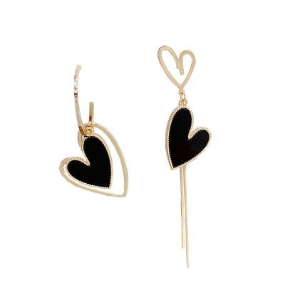 China FASHIONABLE Asymmetrical solid geometric double hearts earrings classic black black classic dangling earrings for sale