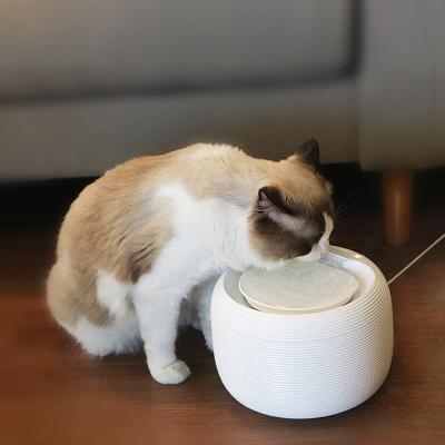 China RTS Food Grade Automatic Pet Water Fountain Bowl Cat Dog Pet Water Drinking Vending Machine for sale