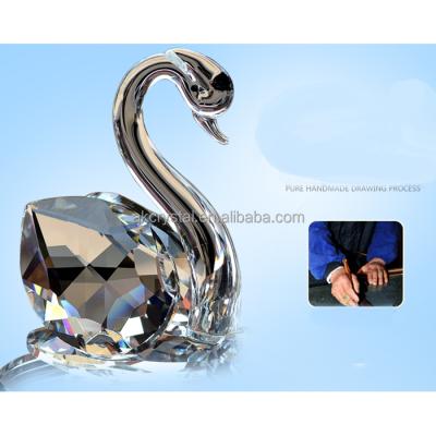 China Global hot sale wedding favors k9 crystal glass elegant decorative swans for sale