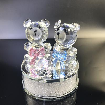 China Europe AKWG170 Wholesale Crystal Wedding Souvenirs Baby Boy Favors Cute Bear Figurines Souvenirs for sale