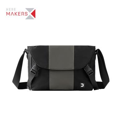 China Multi-Layer Fashion Adjustable Strap Unisex Shoulder Cross - Body Messenger Bag en venta