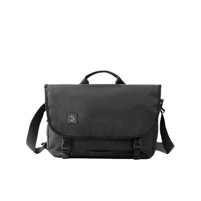 China Scratch Resistant Black Multifunctional Men's Crossbody Bag Lightweight Messenger Shoulder Bag en venta