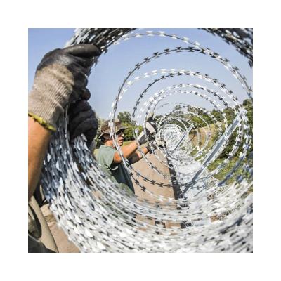 China Construction Protective Hot Selling Good Price Electric Galvanized Welded Razor Barbed Wire Mesh Fence for sale