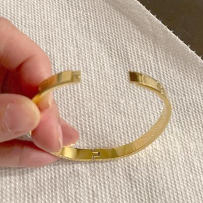 China Wholesale Buckle Luxury DWomen Fashion Jewelry 316L Stainless Steel Fashion Charm Gold Couples Love Screw Simple Bangle Bracelet for sale