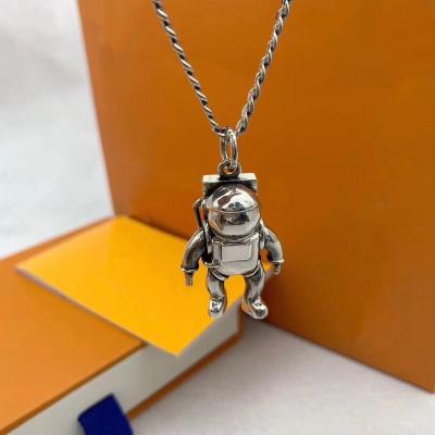 China Fashion Keychains Womens Key Chain Astronauts Designer Accessories 316L Stainless Steel Casual/Sporty Car Key Pendant Charm L Necklace for sale