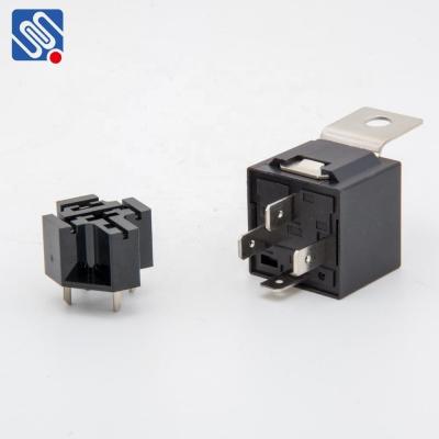 Cina Tipo Pin 5 Pin Automotive Relay Socket del PWB del cablaggio 12v 24v 30a 4 del commutatore del relè in vendita