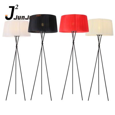 China Modern simple modern metal tripod study bedroom side sofa living room floor lamp durable tripod led living room floor lamp for sale