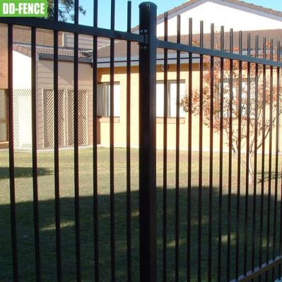 China Easily Assembled 18 Years New Design Strong Tubular Ornamental Fence Manufacturer New Design Hand Free for sale