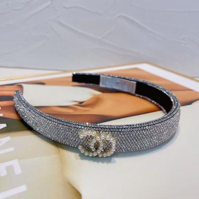 China Crystal Fashion brand hairband female letter CC hair band luxury advanced design rhinestone hairhoop for sale